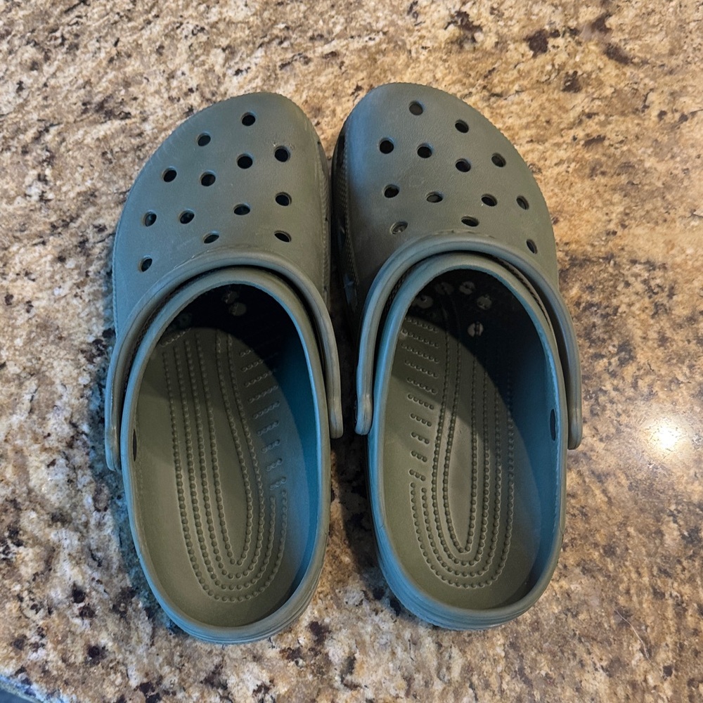 dark green comfortable crocs
